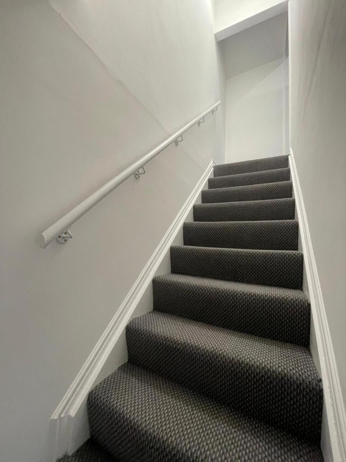 Spacious 2 Bedroom Apartment Liverpool Buitenkant foto