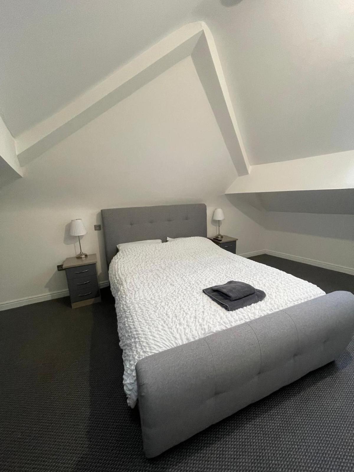 Spacious 2 Bedroom Apartment Liverpool Buitenkant foto
