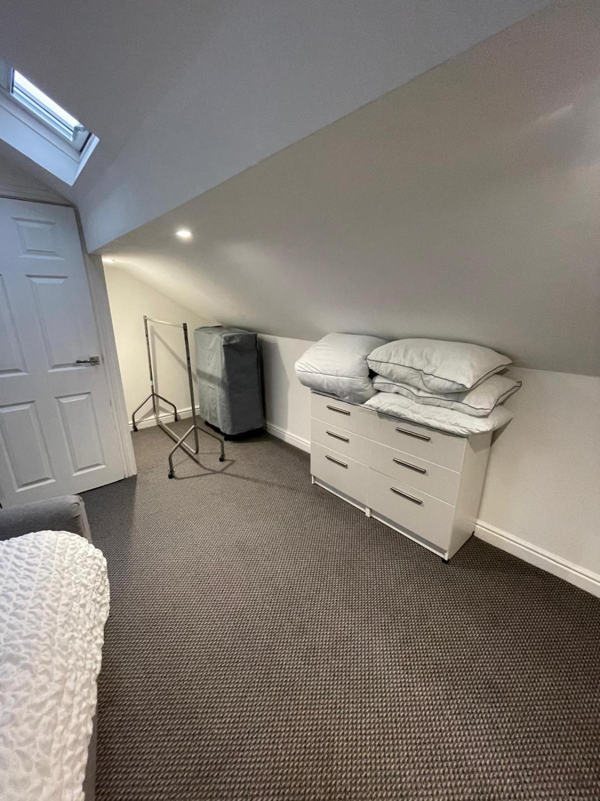 Spacious 2 Bedroom Apartment Liverpool Buitenkant foto
