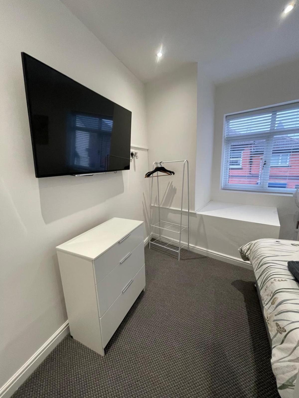 Spacious 2 Bedroom Apartment Liverpool Buitenkant foto